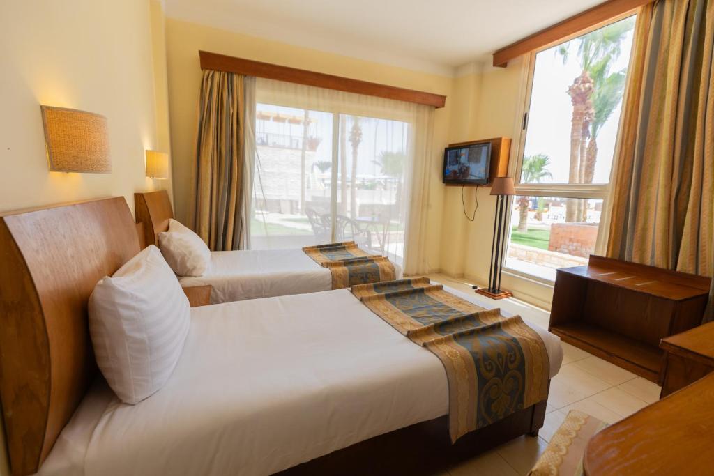 Empire Beach Aqua Park - Couples and Families — Hotel rooms in Hurghada, Red Sea