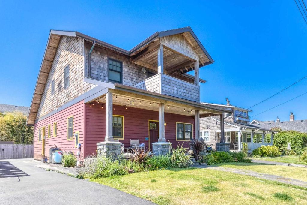 Apollos Corner - Meredith Lodging, Cannon Beach