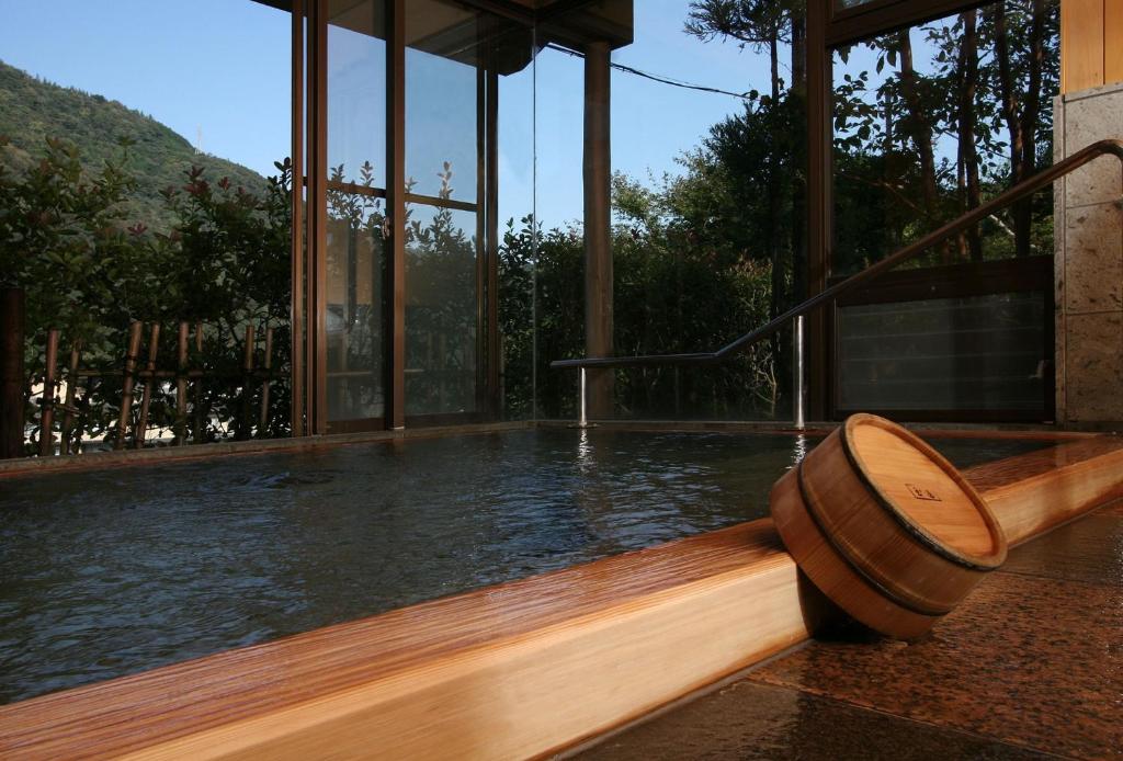 อ่างแช่น้ำพุร้อน