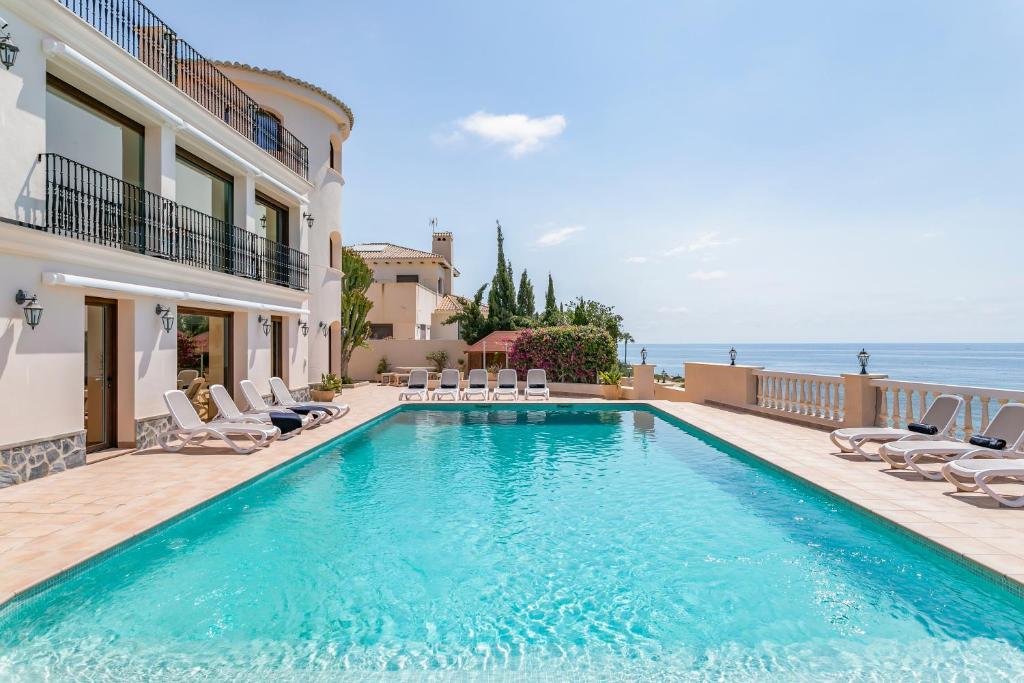 Villa Thorodin breathtaking 14P villa 1st line sea - 2