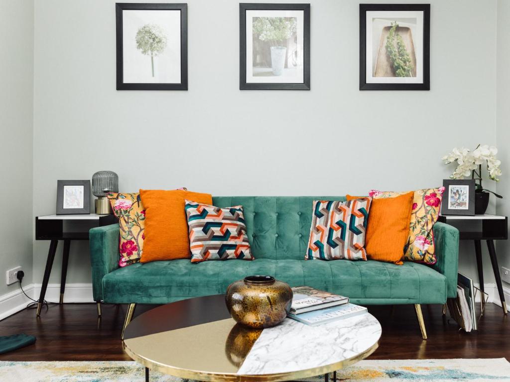 Beautiful apartment in Guildford with parking, Send