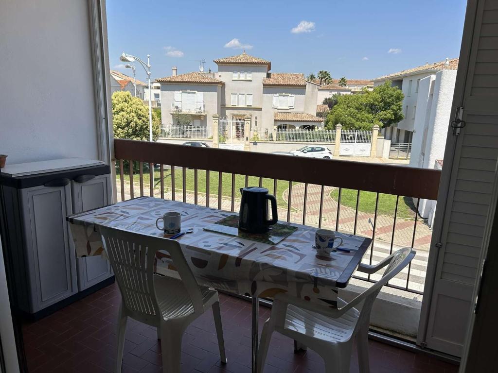Appartement 2 pièces cabine climatisé avec terrasse et parking privé - 6 couchages - Le Grau-du-Roi - FR-1-250-257 - 3