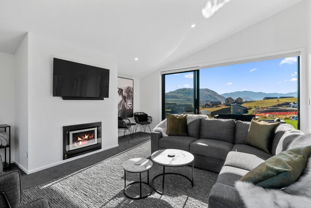 A Remarkable Stay - Jack's Point Holiday Home, Queenstown