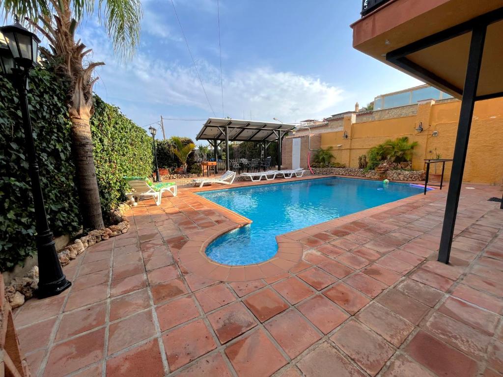 Casa con piscina junto a playa - 4