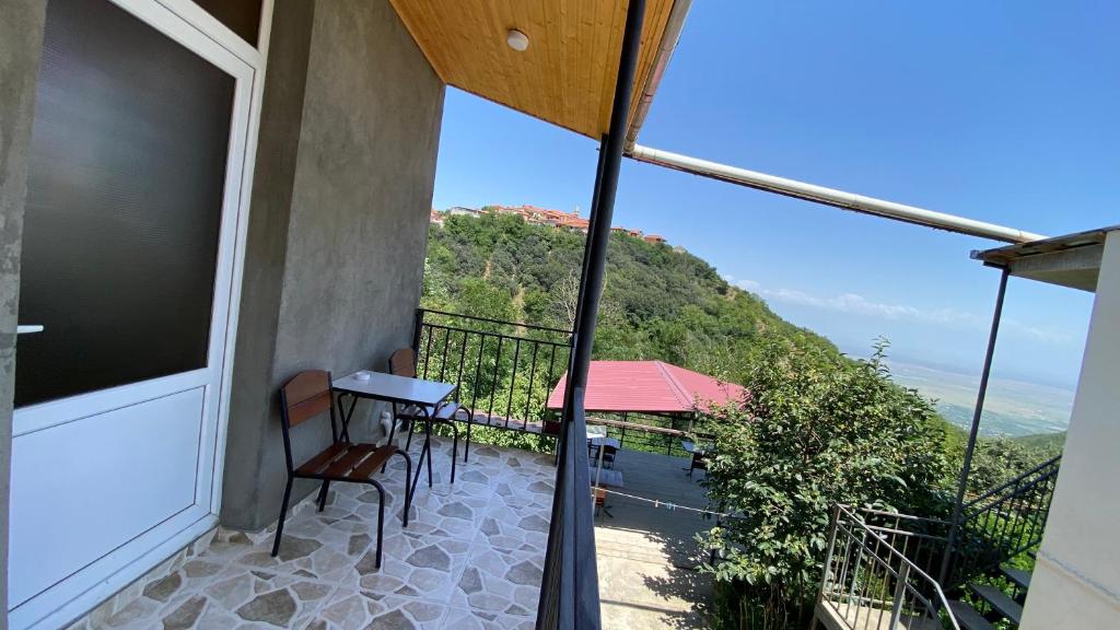 Lia's Guest House photo