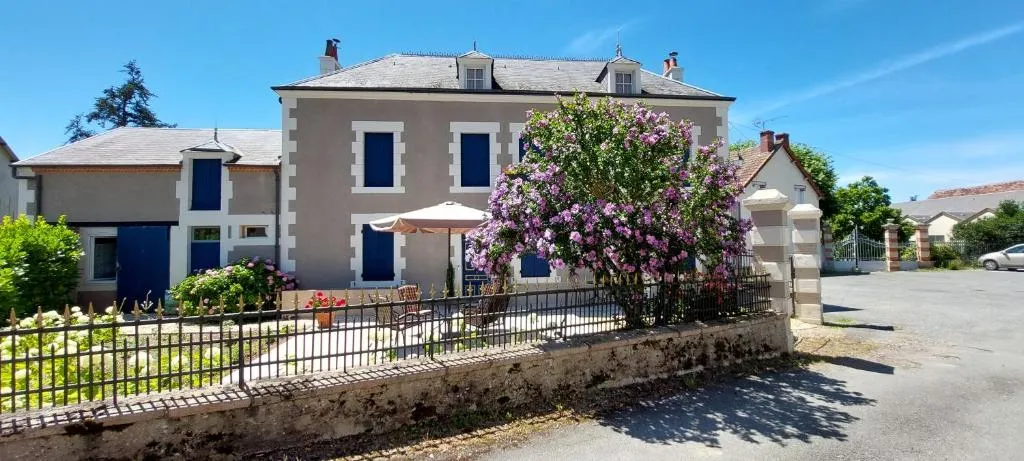 Chambres d’hôtes La Joyeuse, hotel in Préveranges