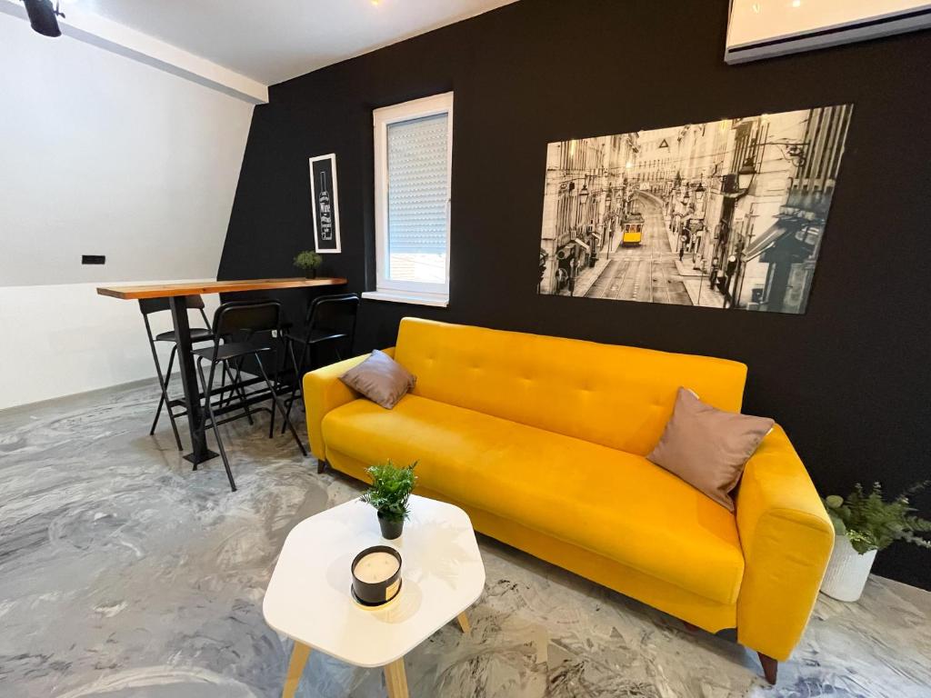 Hedonist-Boulevard Stayhouse - 4