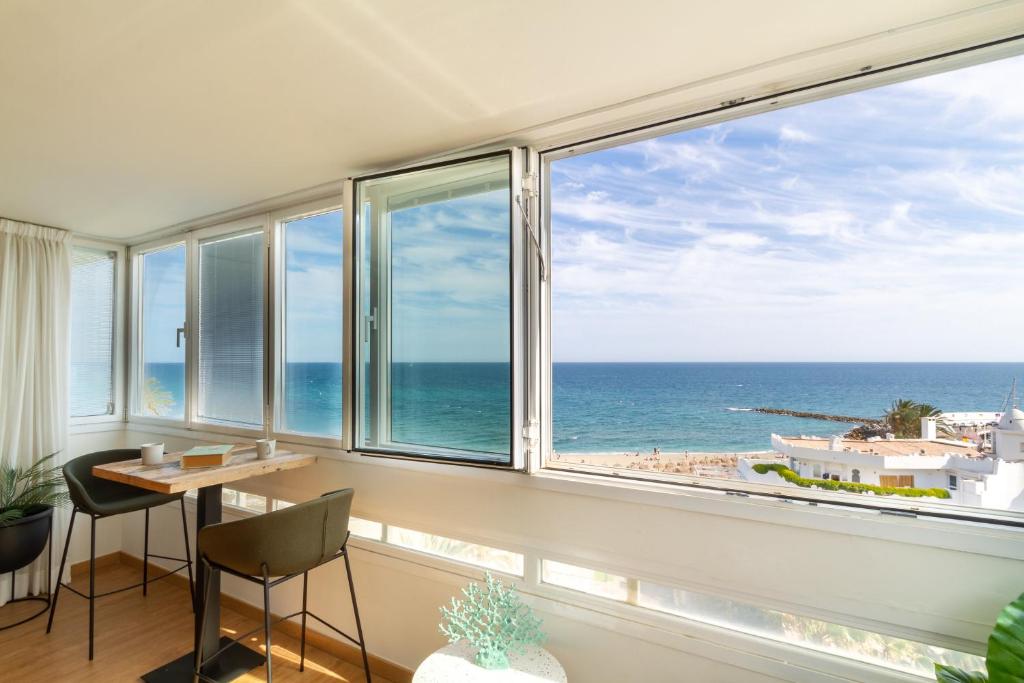 MARBELLA BANUS SUITES - Marbella Marysol Beachfront Apartment I - 2