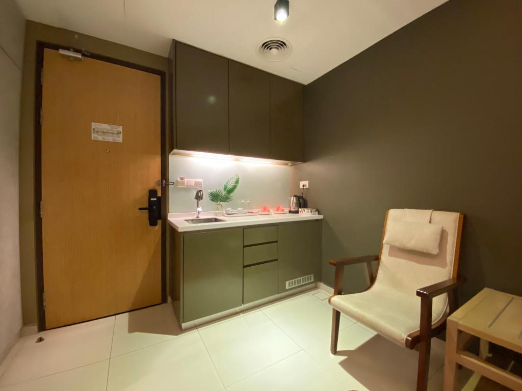 Kitchen, The Honeymoon Haven - 99 Residences in Malacca