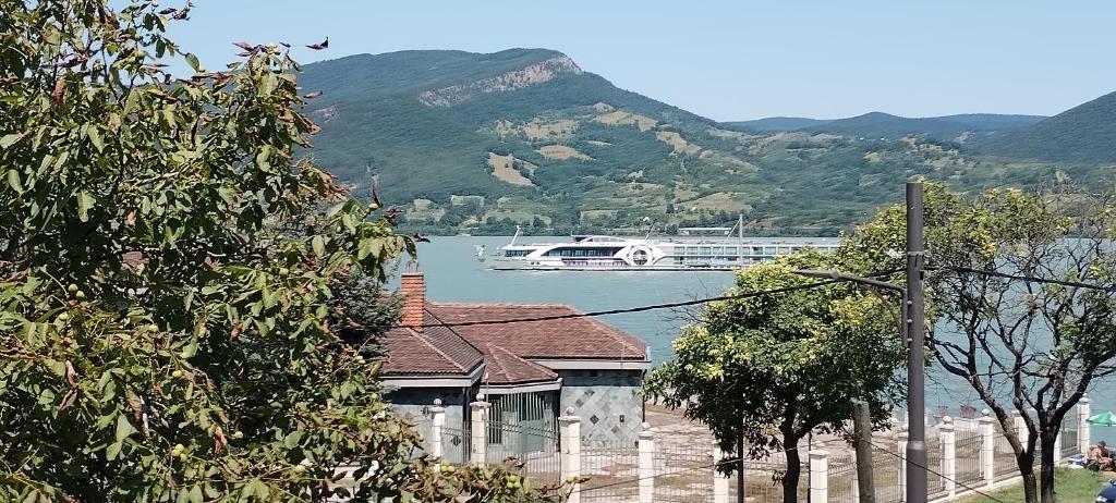 Sobe Lara, Donji Milanovac