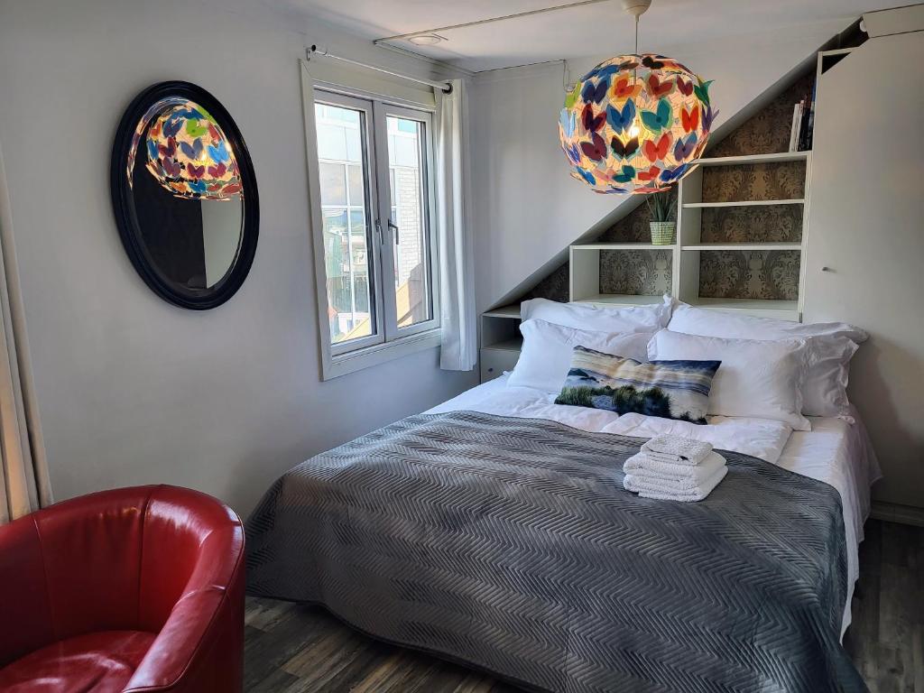 Cozee Central Apartments photo