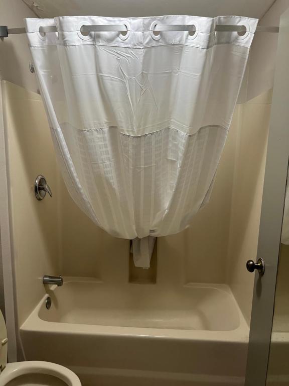 Days Inn by Wyndham North Columbia Ft. Jackson photo