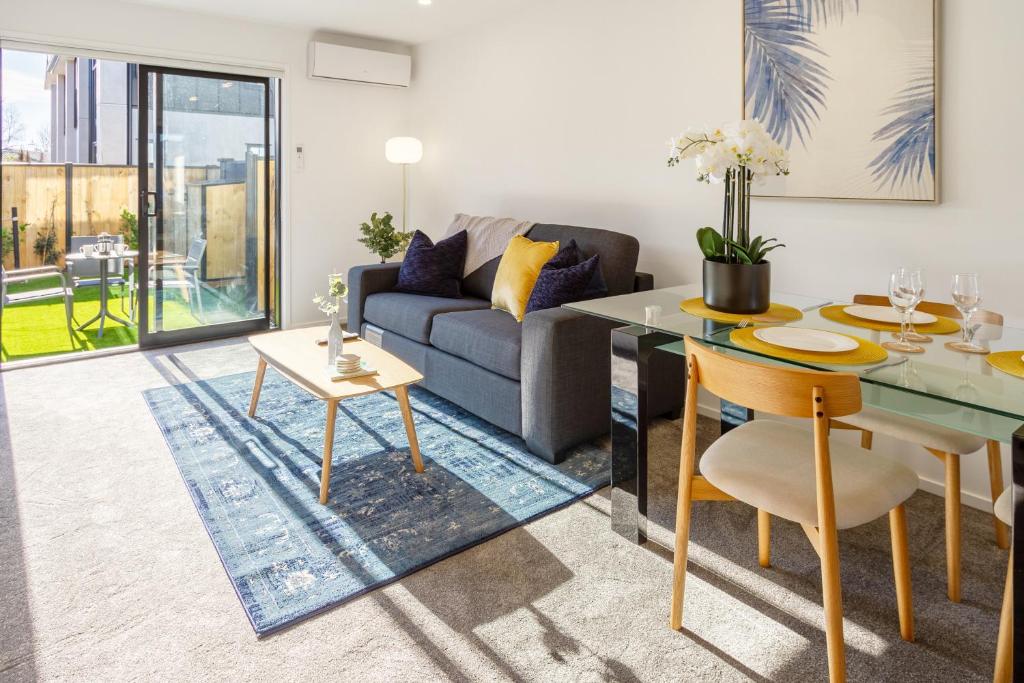 Sunshine Haven 1 bed 1 bath w/Study Nook