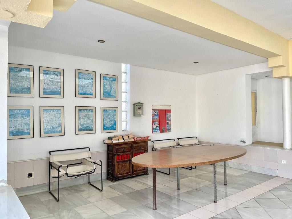 Apartment by Roquetas Beach - 3