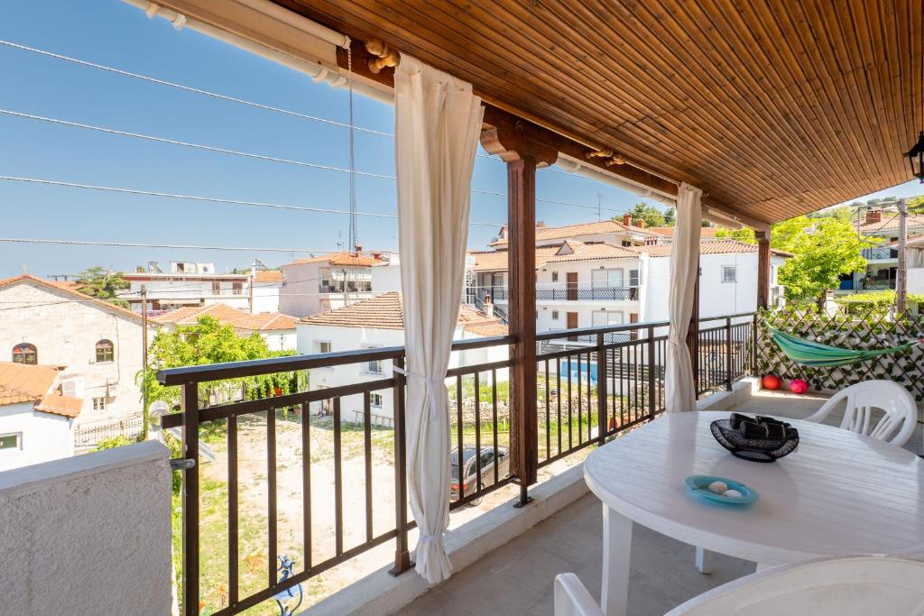 F & B Summer Collection - Kassandra - Polichrono, Polychrono