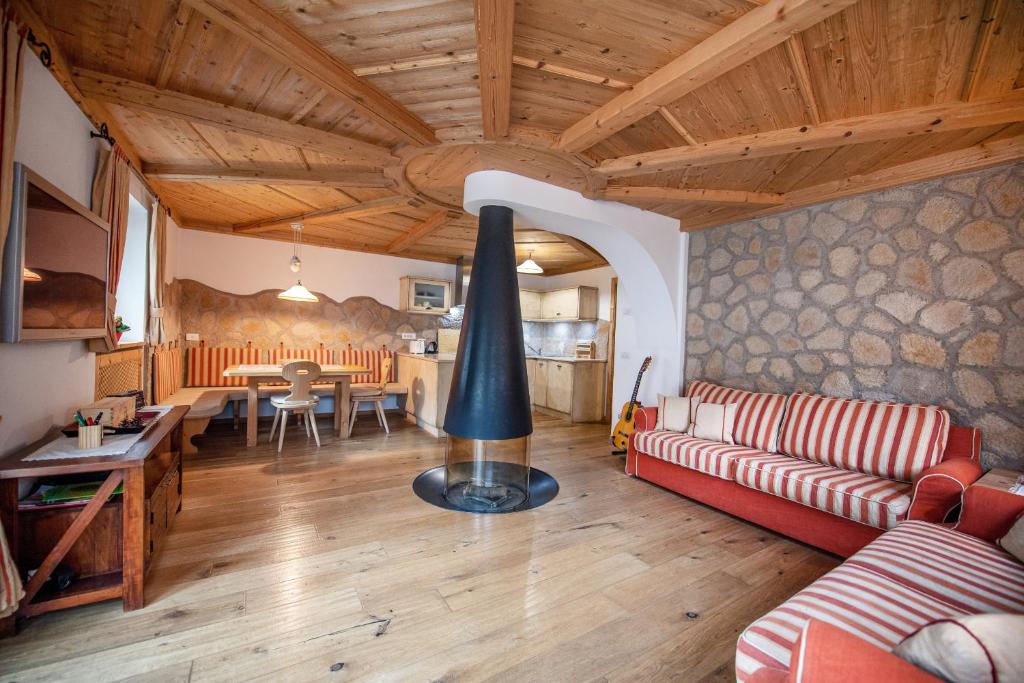 Cristina Hospitality - 1