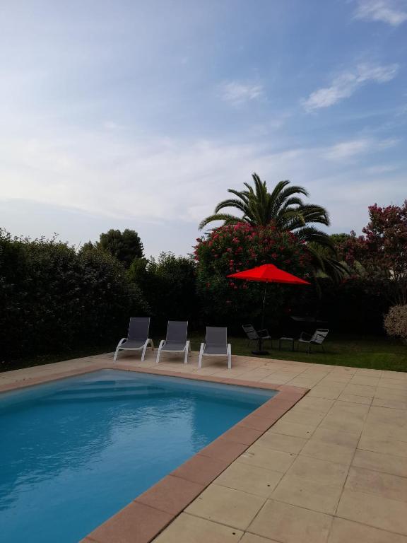 Villa Piscine Golf Tennis Méditerranée