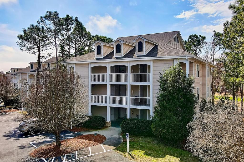 Golf Course Villa, Unit 501