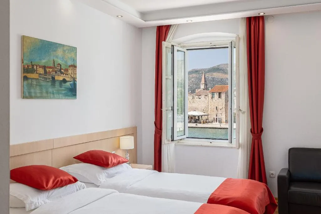 Heritage Hotel Vila Sikaa, hotel in Trogir