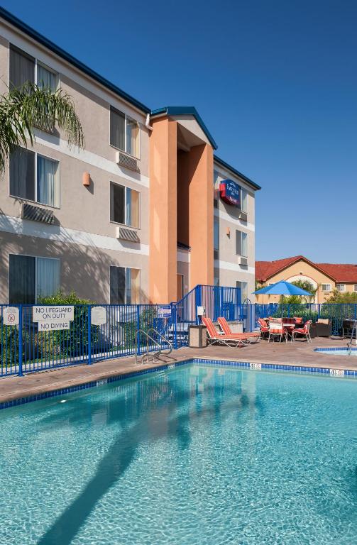 Fairfield Inn by Marriott Santa Clarita Valencia photo