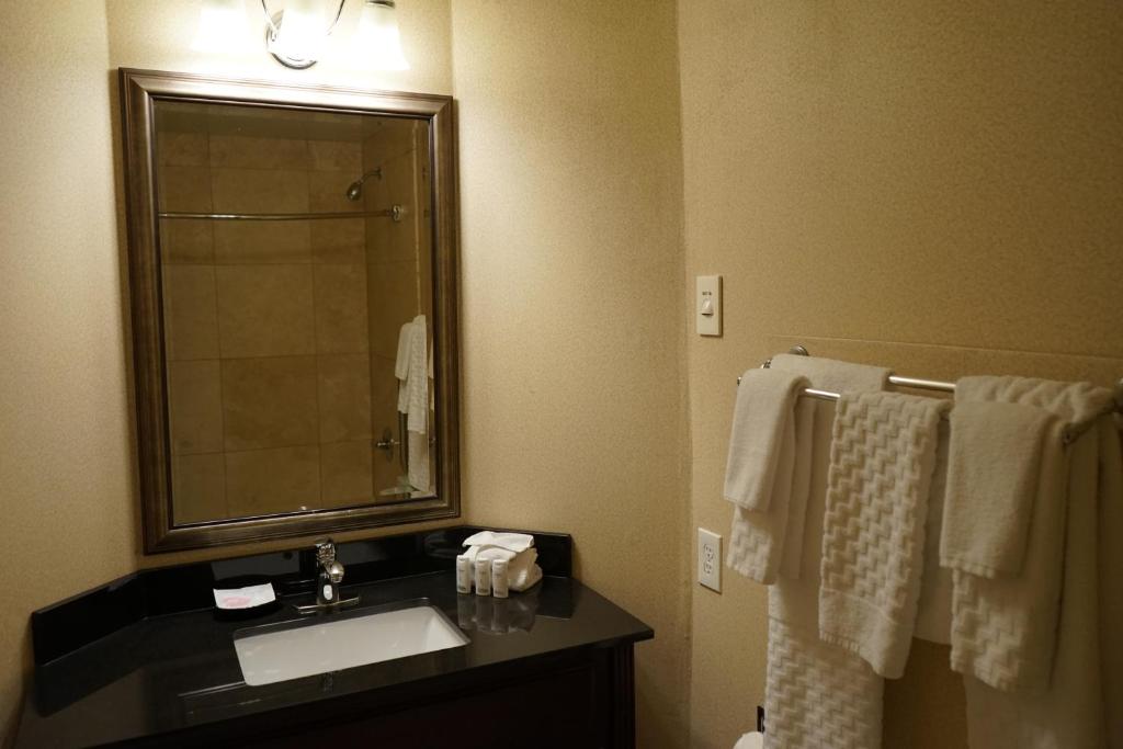 Wingate by Wyndham Bellingham Heritage Inn photo
