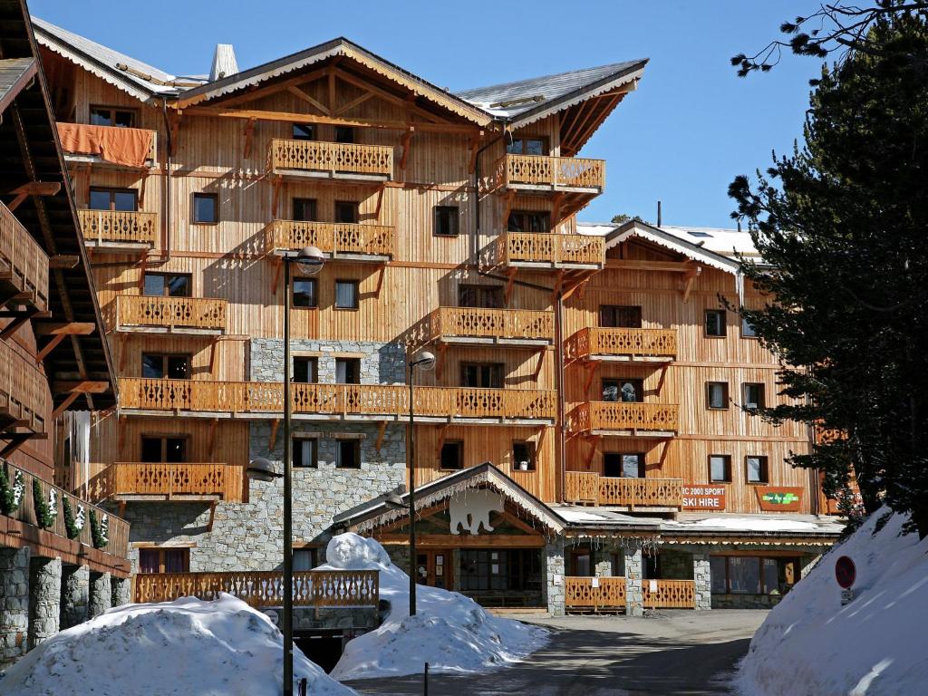 Cozy rustic apartment with a fireplace and Wi-Fi in Arc 2000