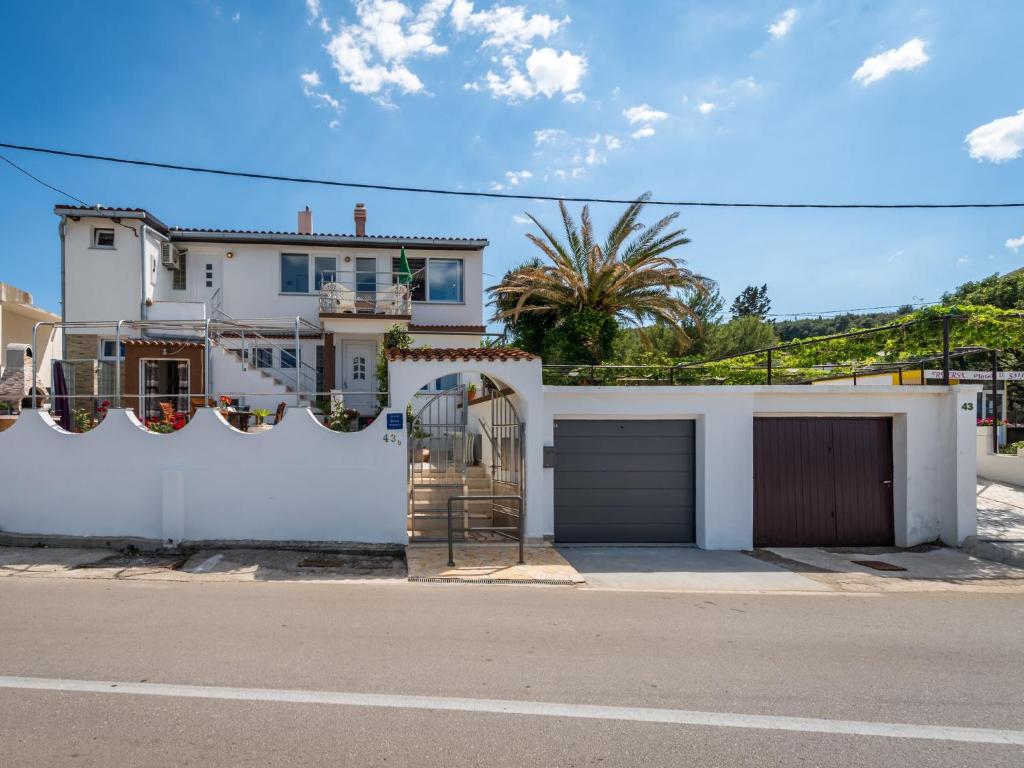 Apartment in Arbanija with Terrace, Trogir