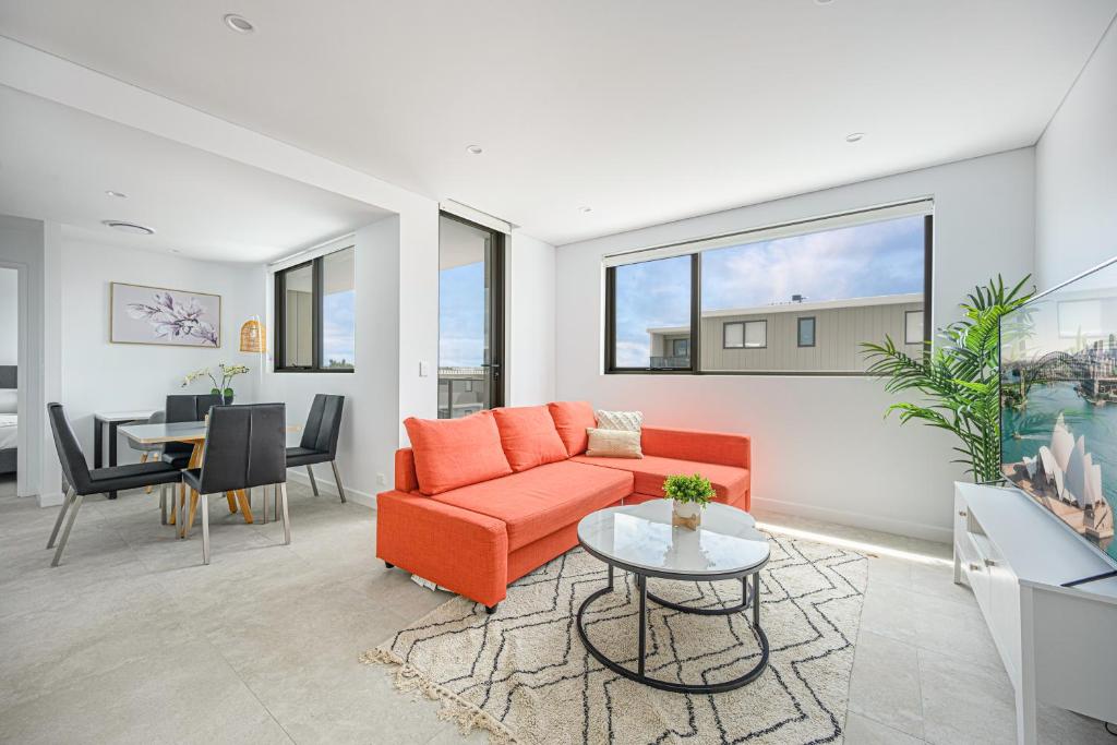 Brand new 1 br apt Schofield