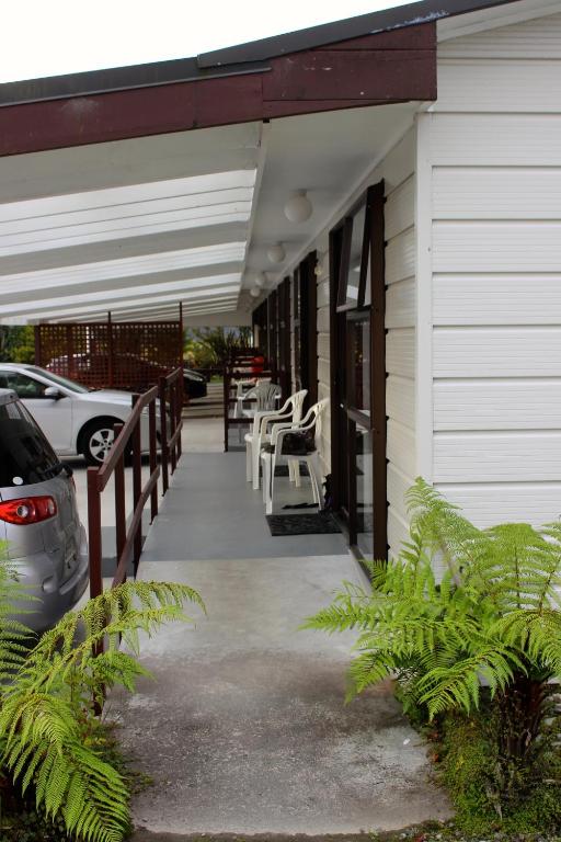 Exterior view, Lake Matheson Motel in Fox Glacier
