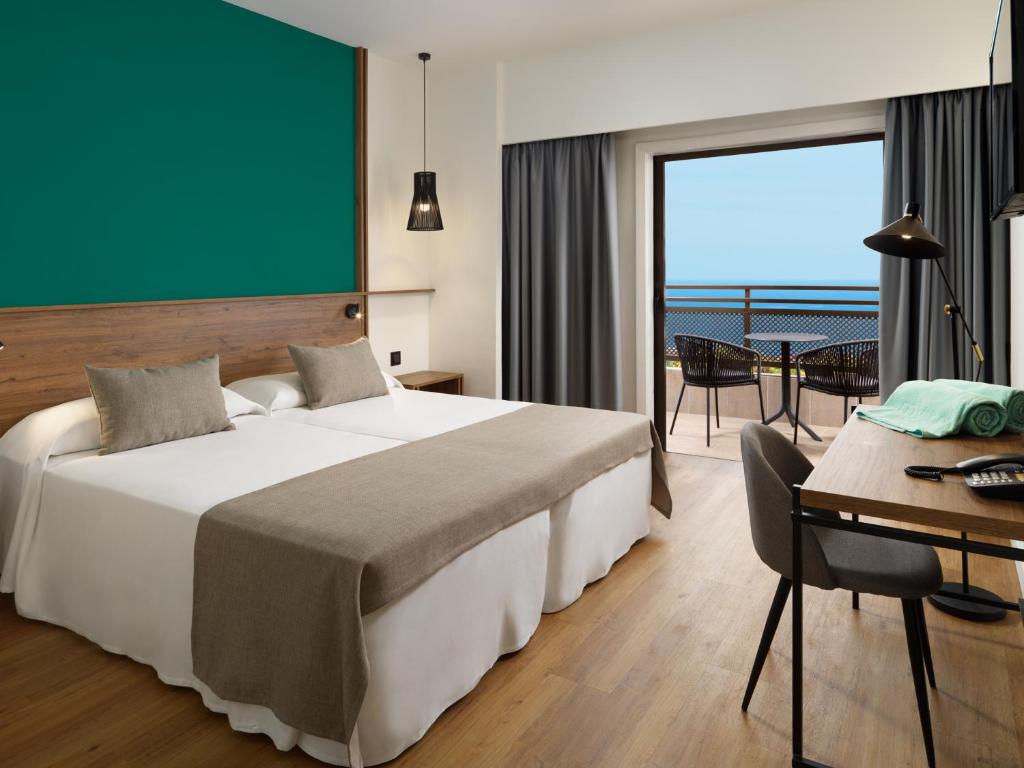 FERGUS Puerto de la Cruz — Hotel rooms in Puerto de la Cruz, Canary Islands