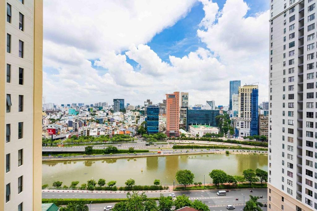 The best price 3 brs Apt/nice view and near Ben Thanh market