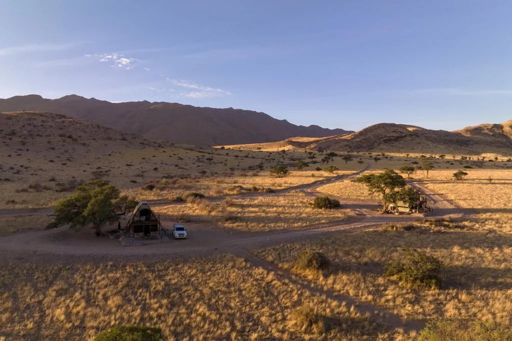 Camp Gecko - PRIVATE NATURE RESERVE; TENTED CAMP AND CAMPSITE, hotel in Solitaire
