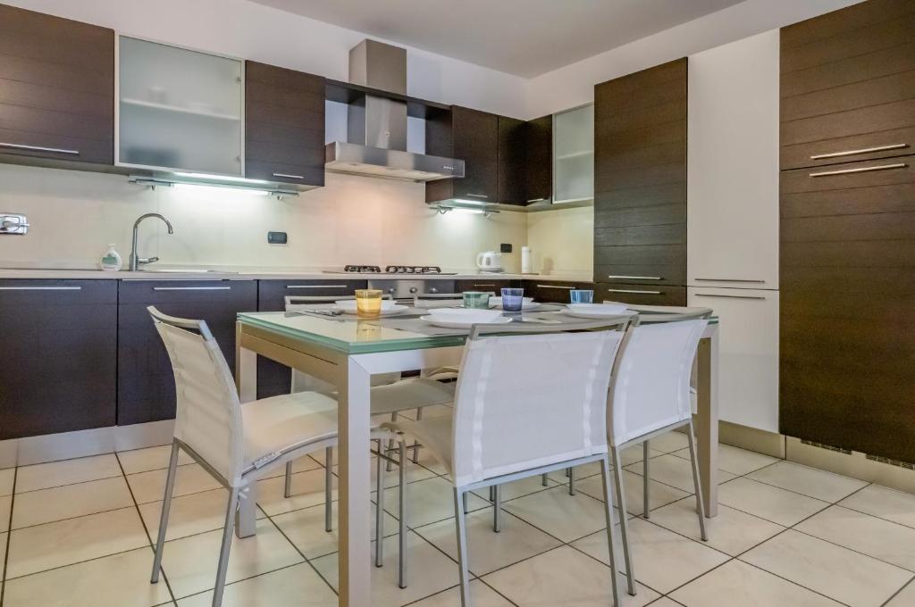 GuestHost - Piana di Solaro Modern Flat & Swimming Pool - 4
