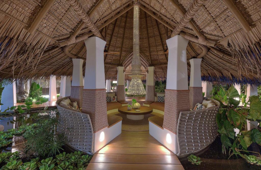 Shared lounge/TV area