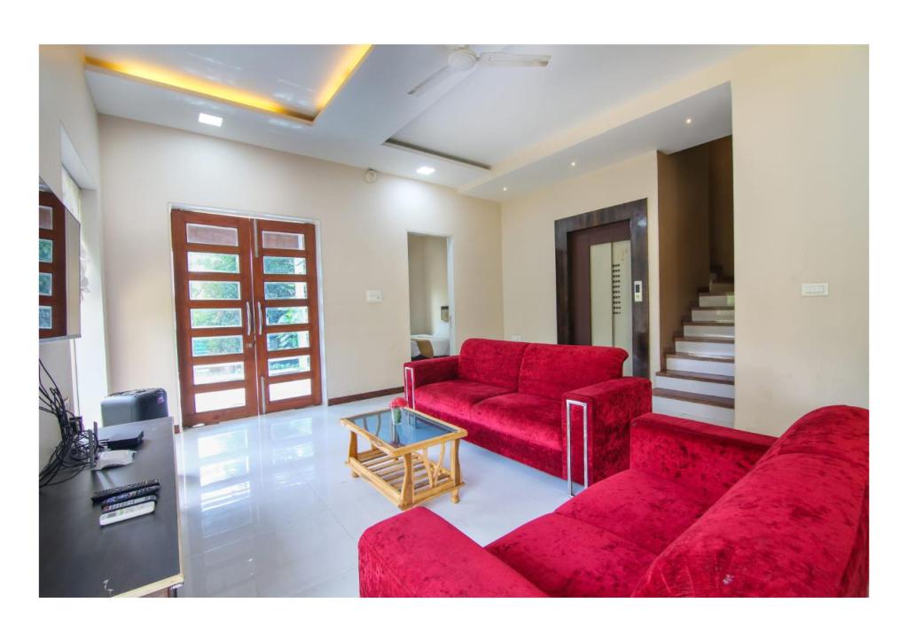 4BHK Luxury Villa with Rooftop Pool - MARS Sky Villa photo