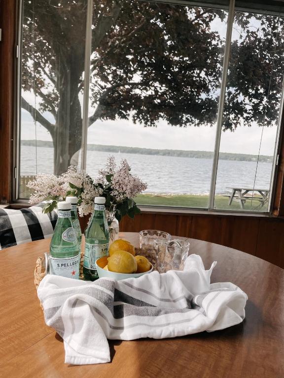 The Little Pearl Lake House on White Lake