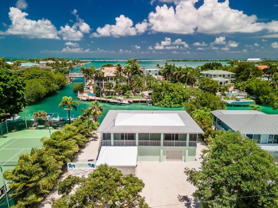 Tranquil Waterside Haven 28 night minimum, Marathon