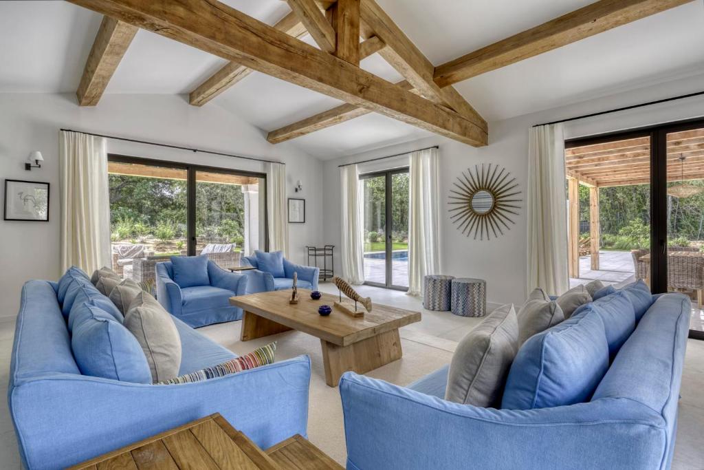 Luxurious Villa facing the Baie des Canebiers - 2