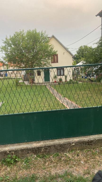 Surcin center house, Surčin