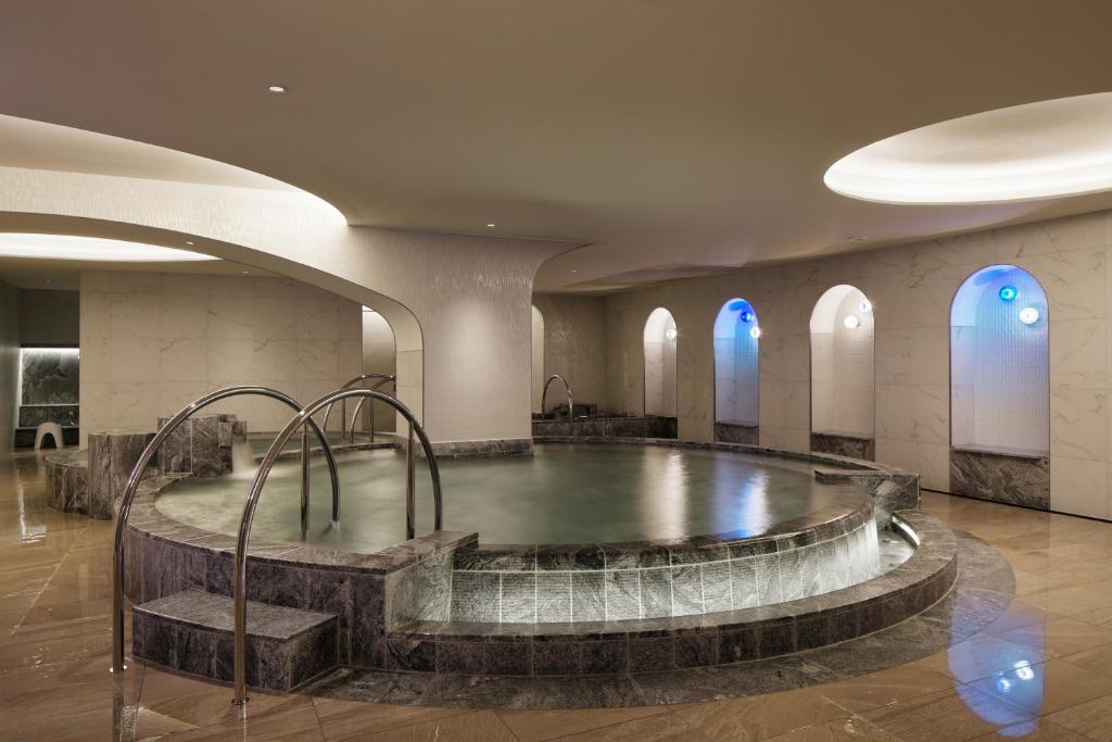 Hot spring bath