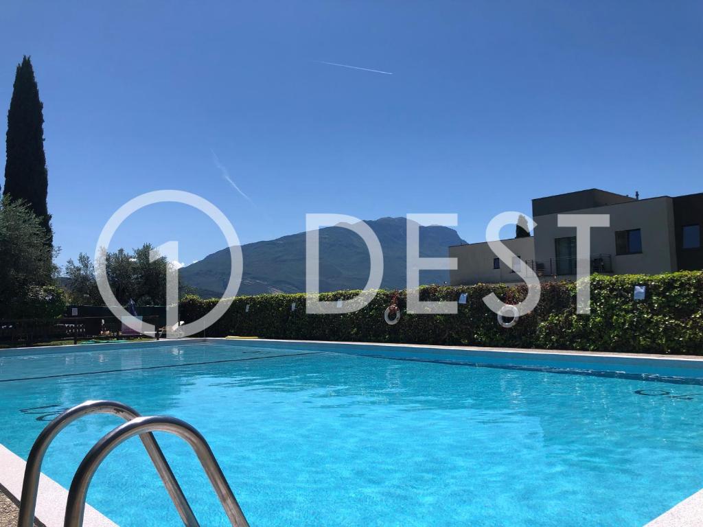 1Dest - Waterfall & Pool, Riva del Garda