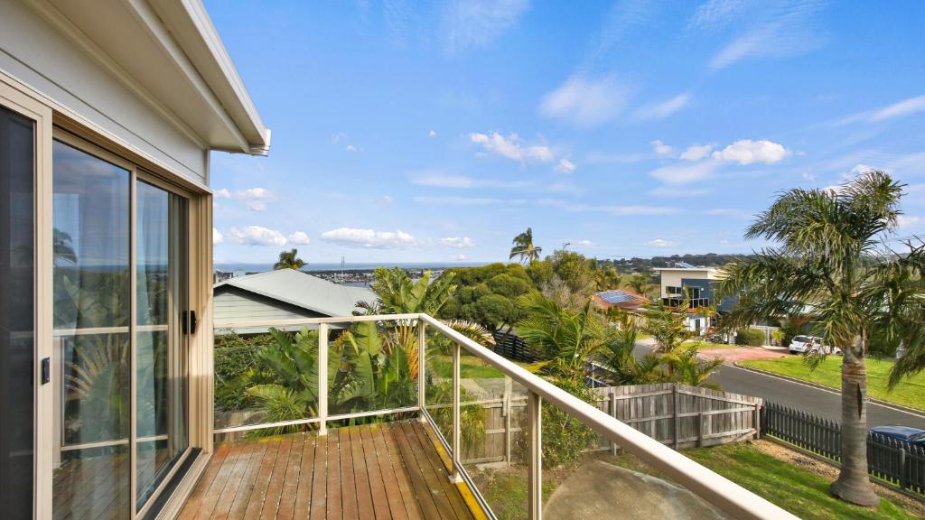 Cunninghame Views, Lakes Entrance