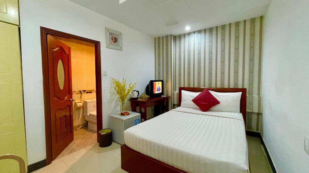 Gold hotel Saigon photo
