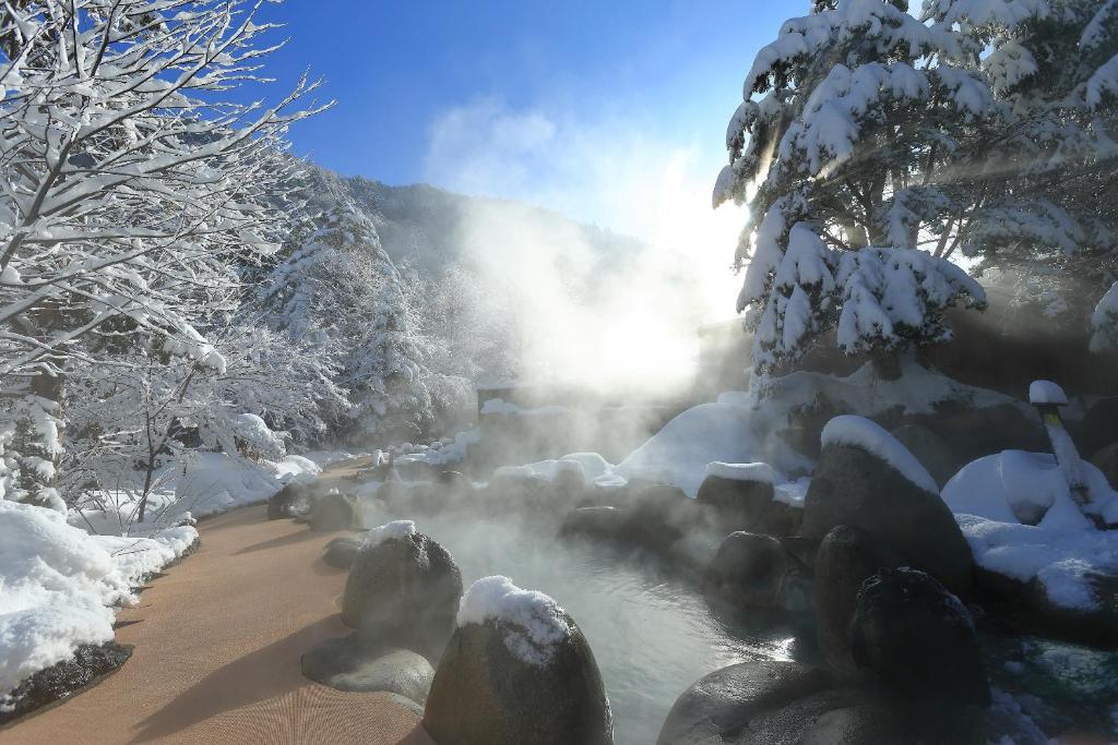 Open air bath