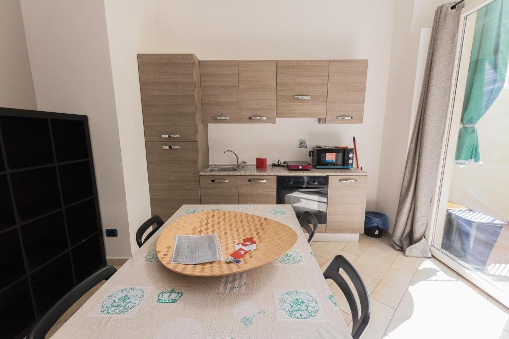 Amalia Apartment Via La Farina - 4