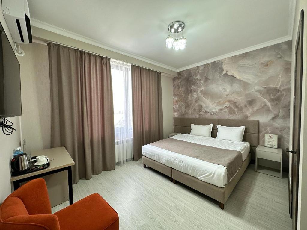 Lumarc Hotel, Biškek