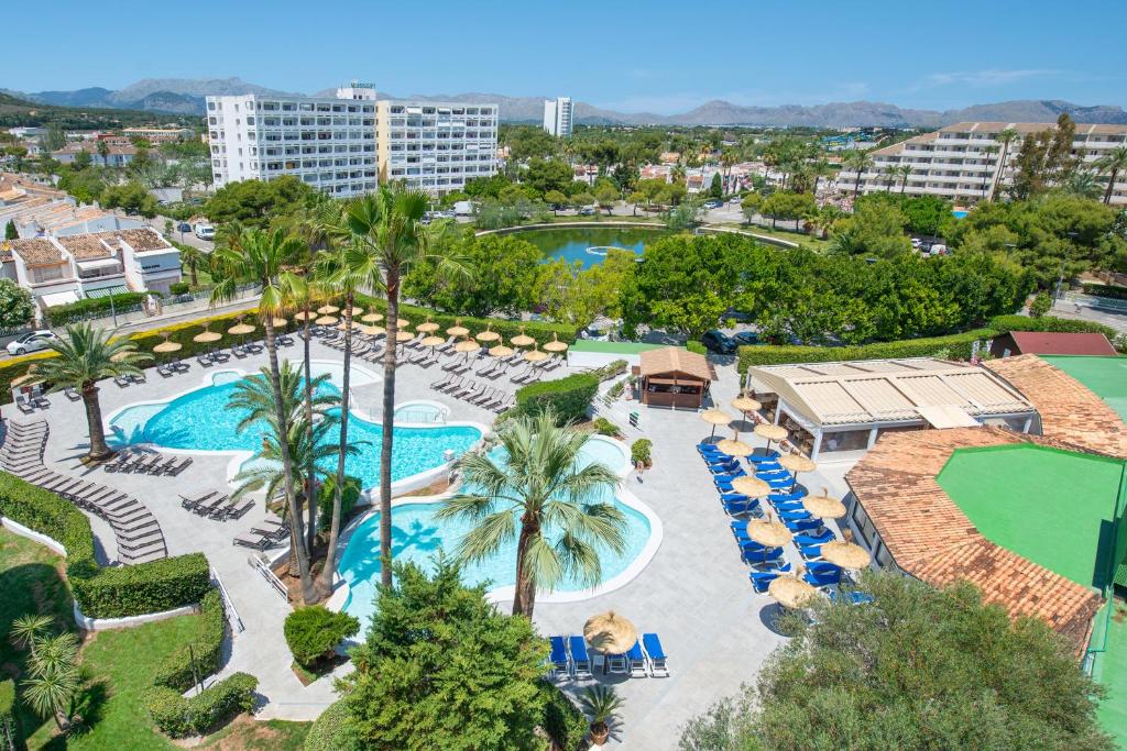 Alcudia Beach Apartments — Basen in Alcudia, Baleary