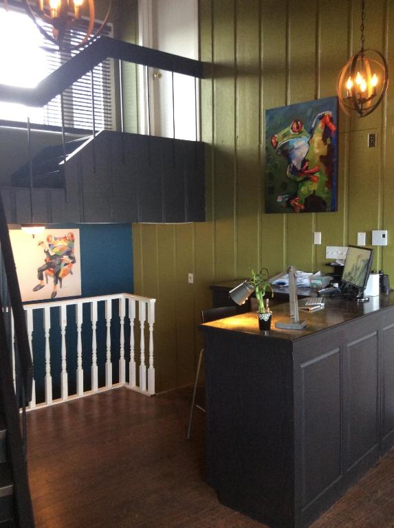 The Iona Heights Inn photo