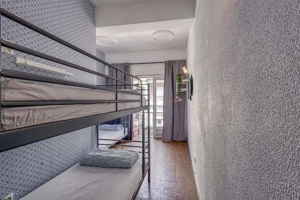 Travel & Live Porto Hostel photo