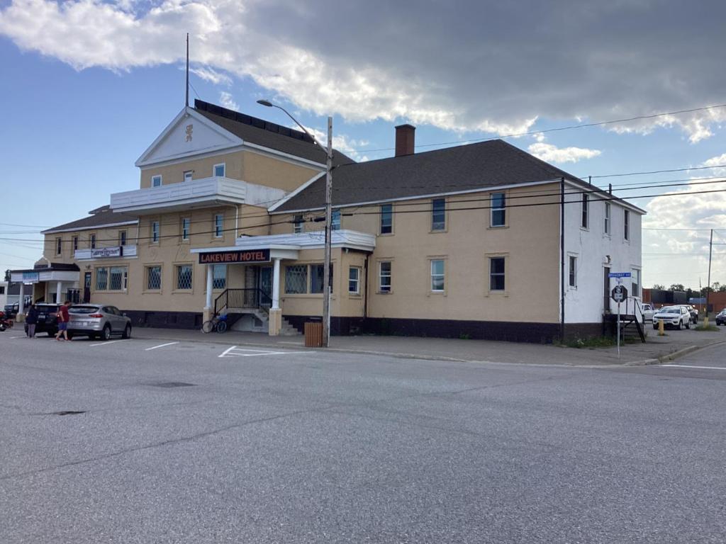 Lakeview Hotel photo
